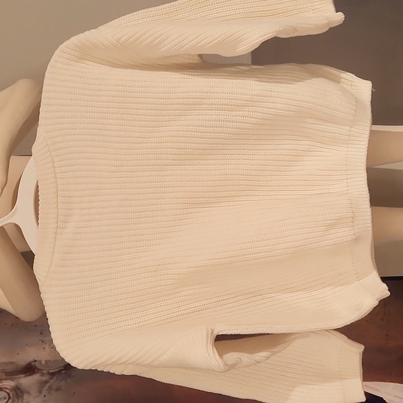 NEW BOYS PULLOVER WHITE SWEATER SIZE 5T - Picture 4 of 4